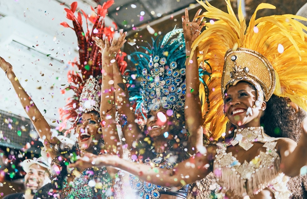 Carnaval 2024: sucesso dos blocos de rua movimentam a economia do país